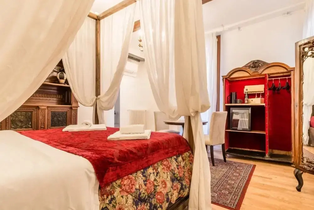 Palazzo DaPonte by LionHost