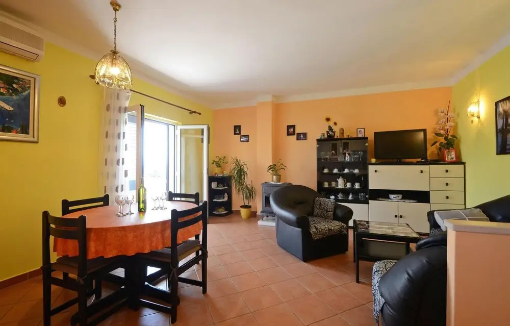 Amazing Apartment in Racisce With Wifi and 3 Bedrooms