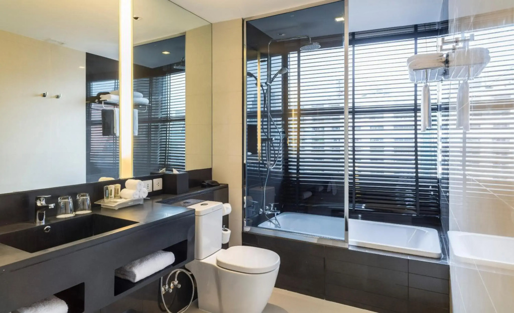 Holiday Inn Bangkok Sukhumvit by IHG