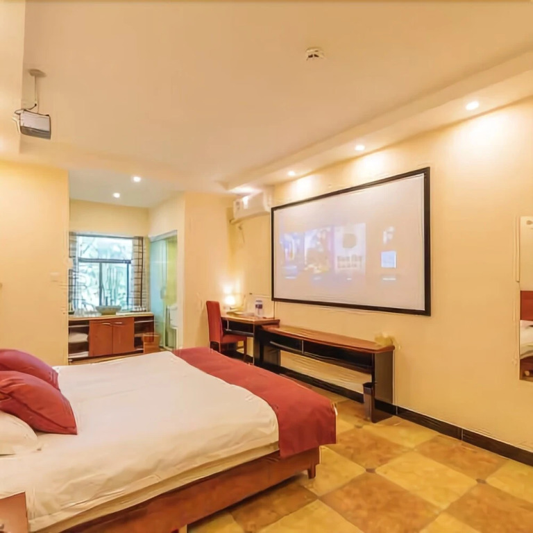 Q+ Yanque Lake Garden Hotel