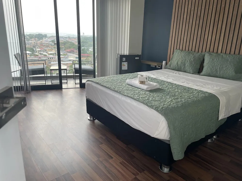 Central Suite