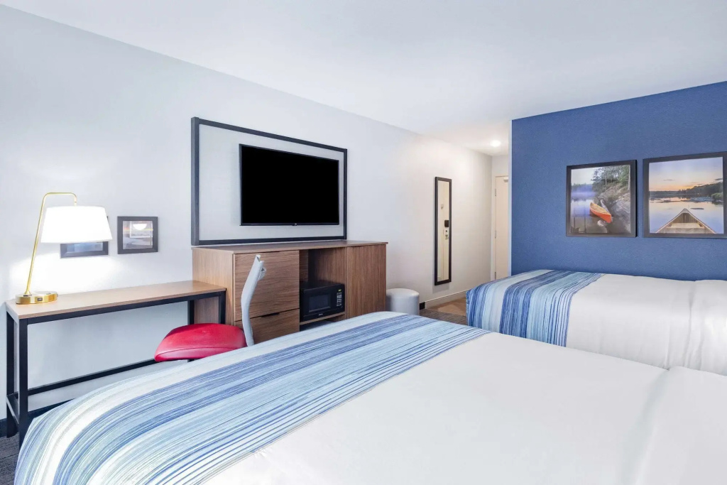 AmericInn by Wyndham International Falls