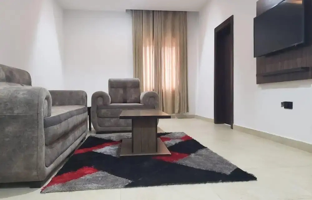 Vinpy Hotels