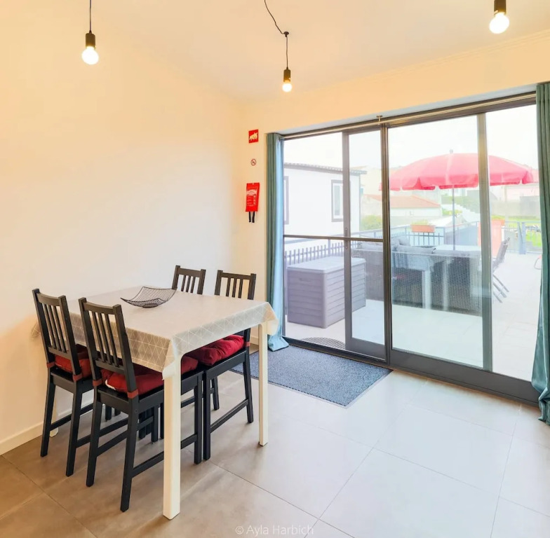 Character 2BR Upper Retreat With BBQ Terrace Parking