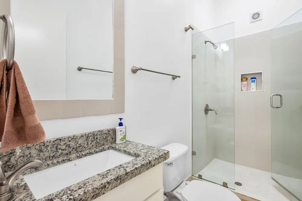 Dog-friendly Suite With Hot Tub, Kitchenette, Heated Outdoor Pool, Private Patio