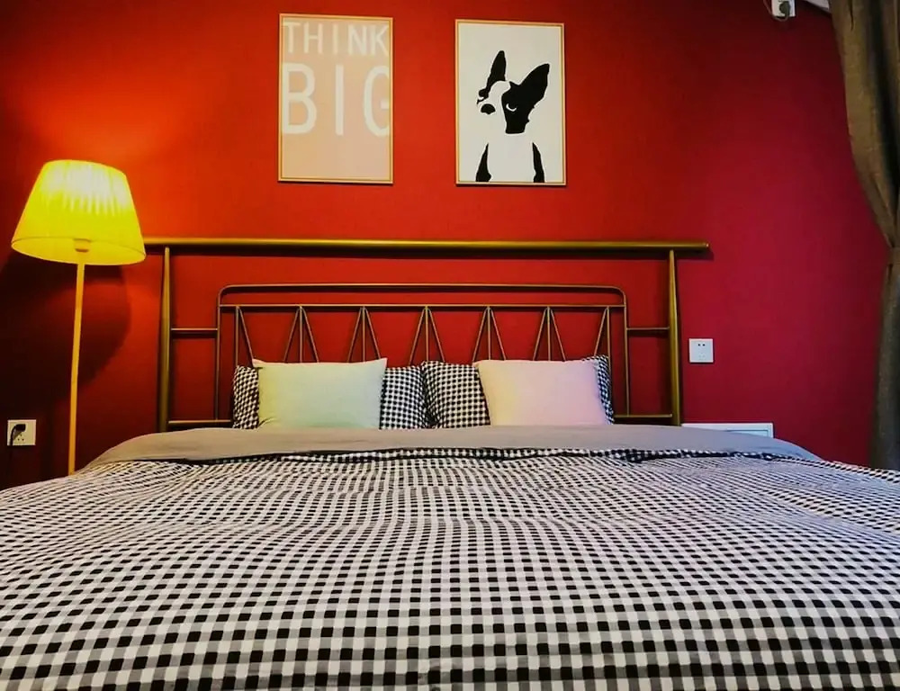 Bulldog Apartment