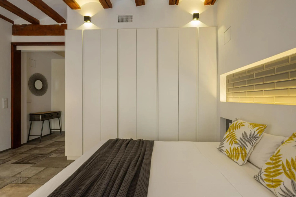 CENTER MODERN 1BR 2Bth TERRACE WI-FI AC