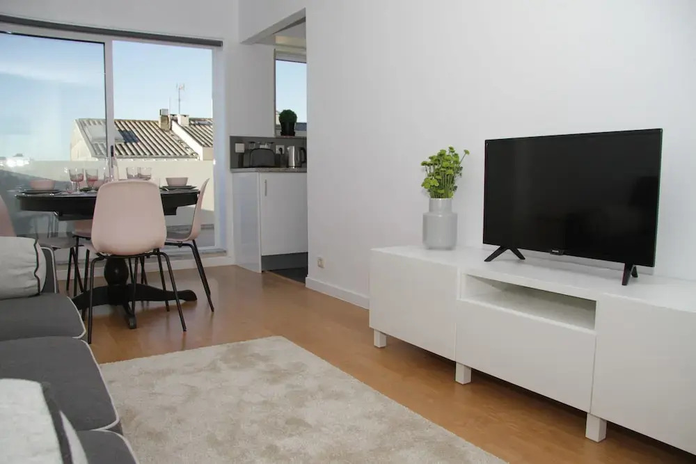 Liiiving in Porto Bright Balcony Apartment