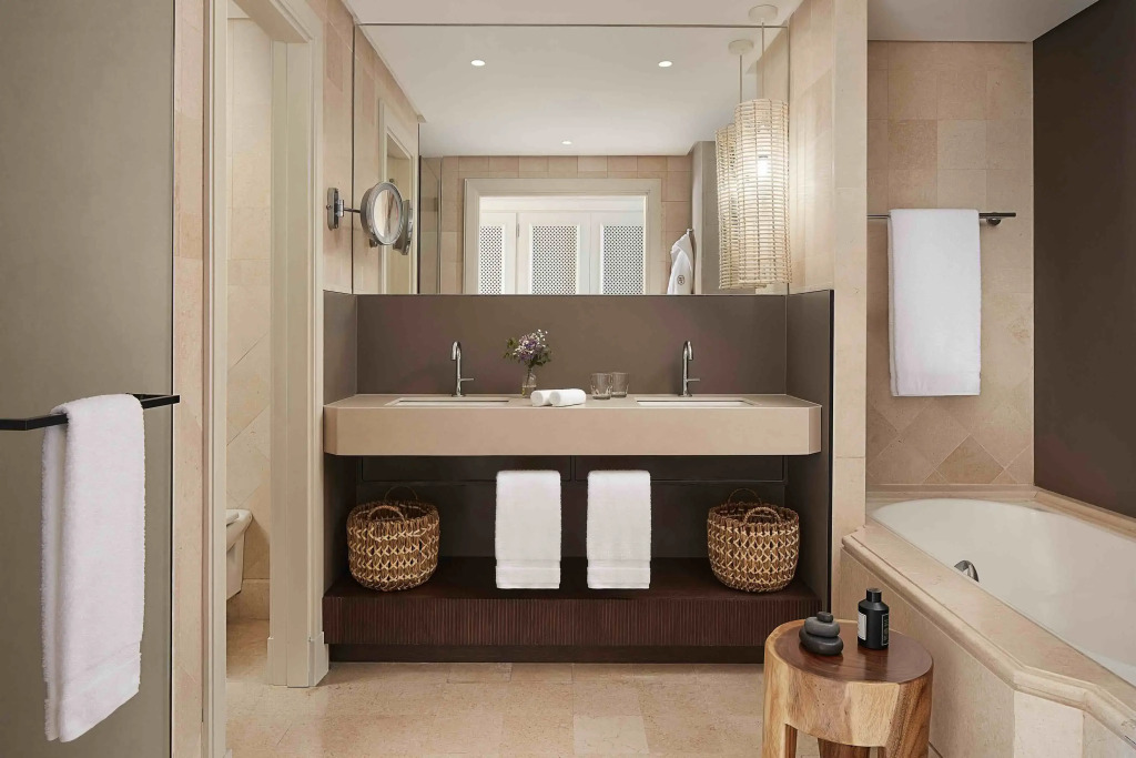 Курорт Tivoli la Caleta Resort