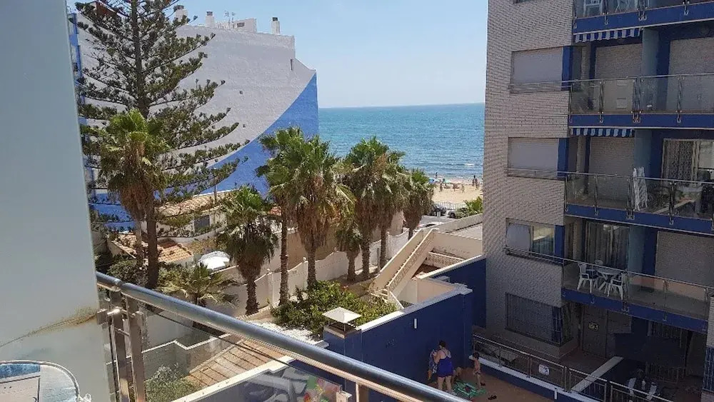 Appartment front of Los Locos beach