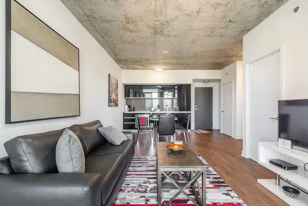Stunning New 1BR Suite Trendy Queen West