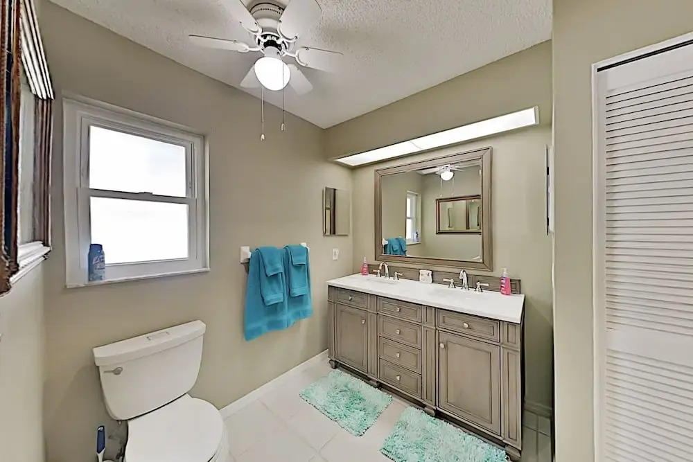 Corner Lot W/ Lanai & Private Pool 3 Bedroom Home