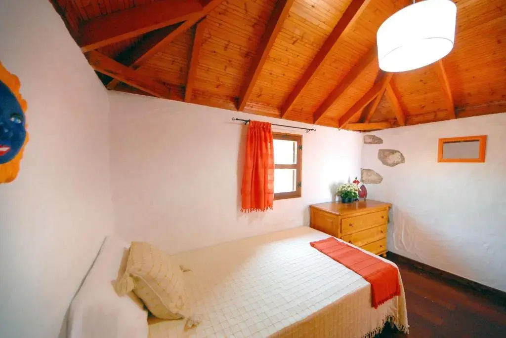 House With 3 Bedrooms in Icod de los Vinos, With Wonderful sea View, E