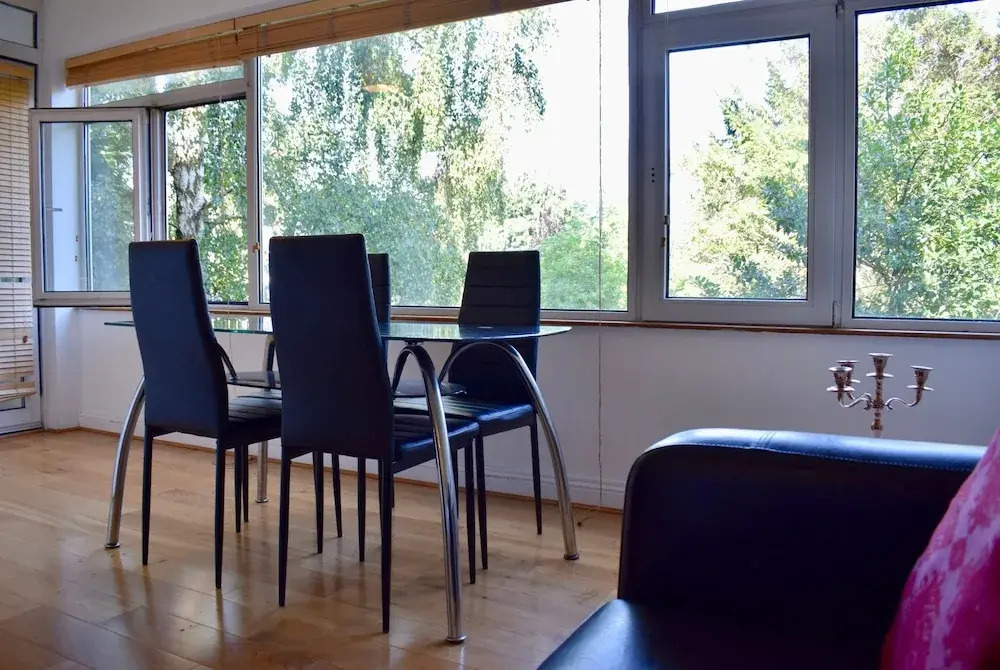 2 Bedroom Apartment Close to City Centre