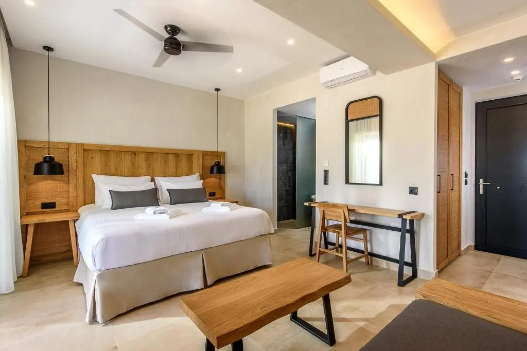 AneSea Hotel