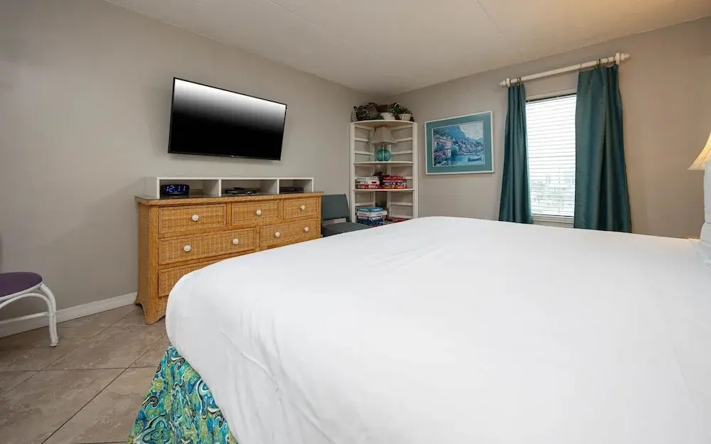 Island Winds East 301 3 Bedroom Condo