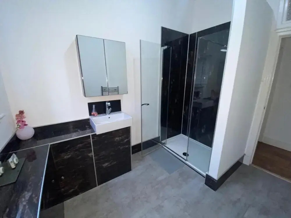 Beautiful 1-bed Apartment Situated in a Mansion