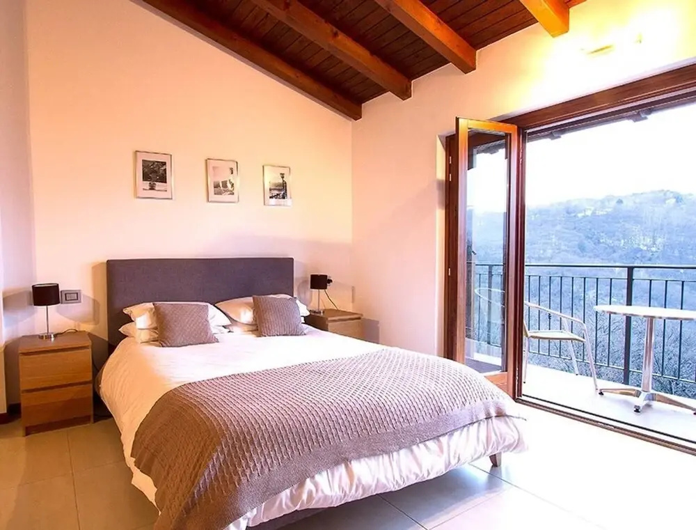 Family Friendly Italian Lakes 3 Bedroom Villa With Wifi, Bbq, Lake Views, Games Console