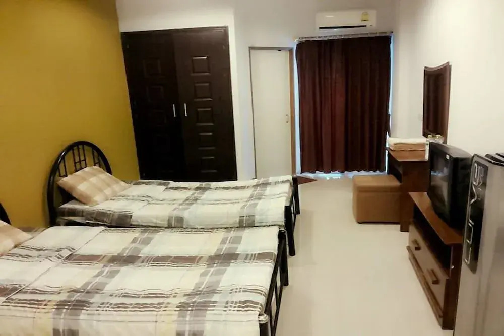 Thanarom Place