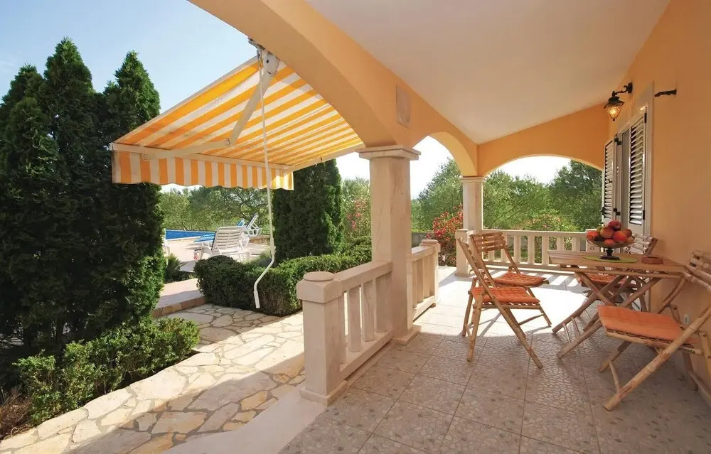 Nice Home in Kastel Novi With Sauna, Wifi and 4 Bedrooms