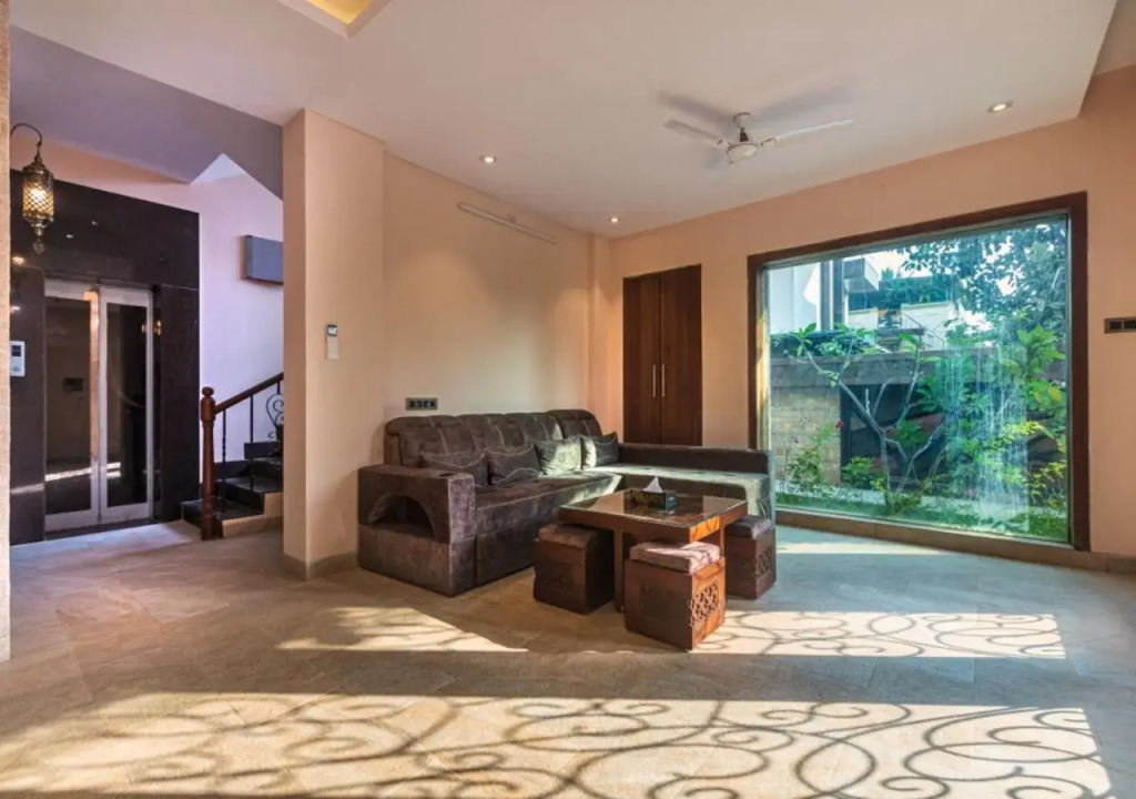 SaffronStays Ebony