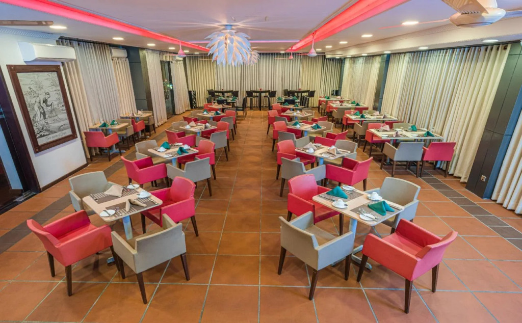 Earls Red Colombo