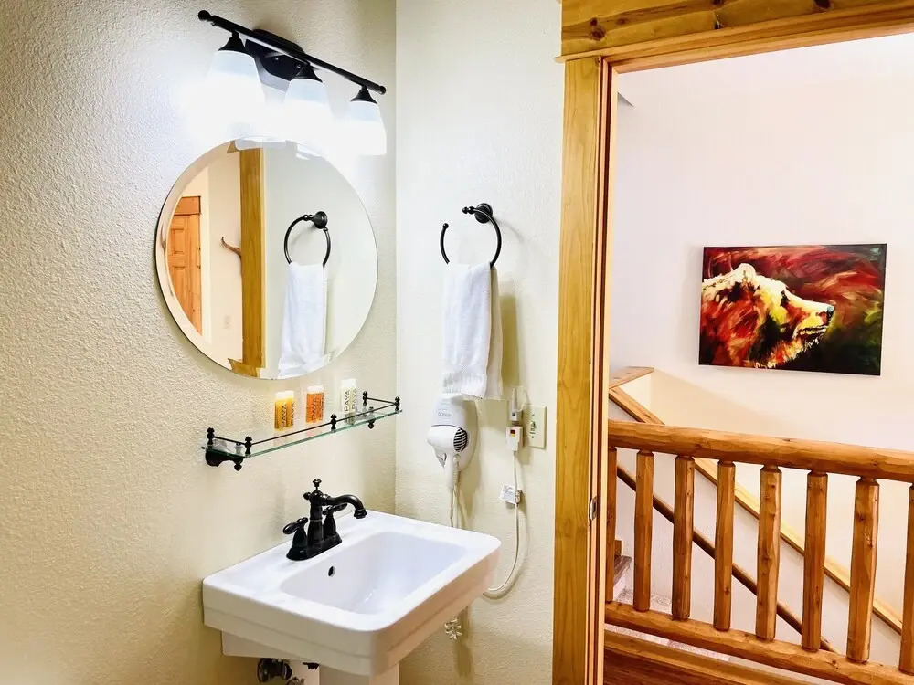 Jackstraw Mountain 32 2 Bedroom Condo by RedAwning