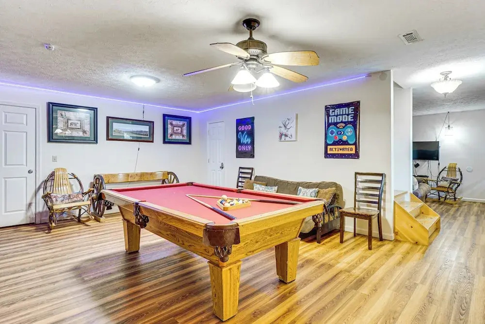 Hot Tub & Deck: Woodsy Sevierville Cabin