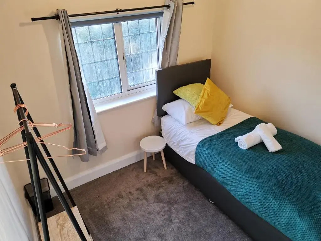 i Amazing 5 Beds Sleeps 6 Workers Or Families by Your Night Inn Group
