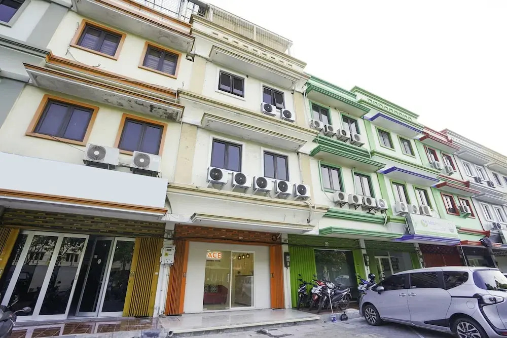 OYO 1091 Ace Business Hotel Galaxy Syariah