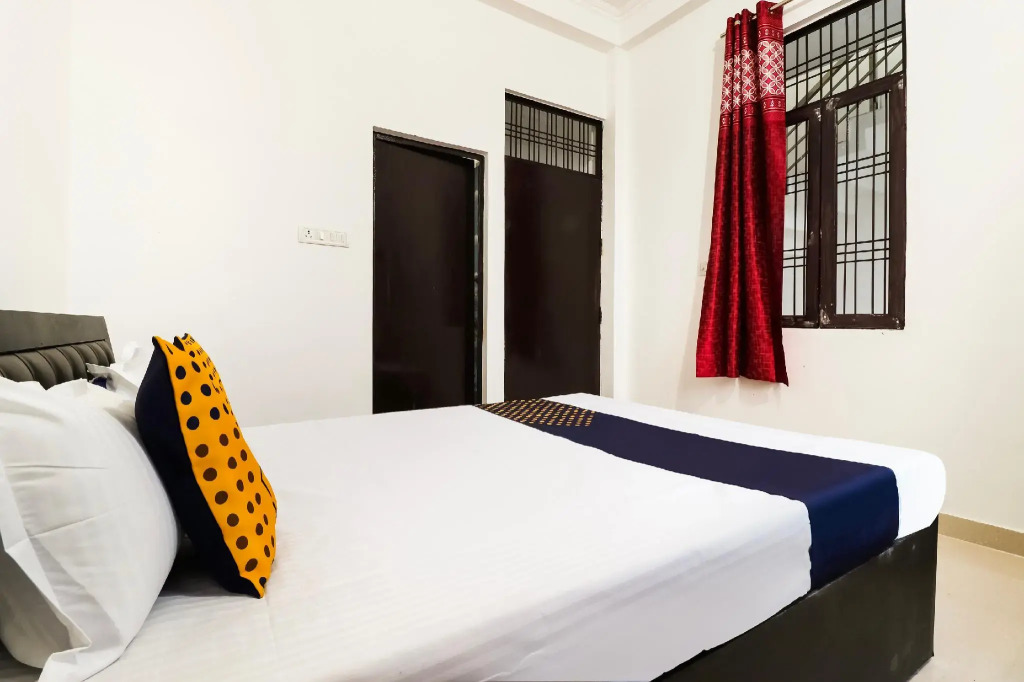 SPOT ON 69082 Indra Palace