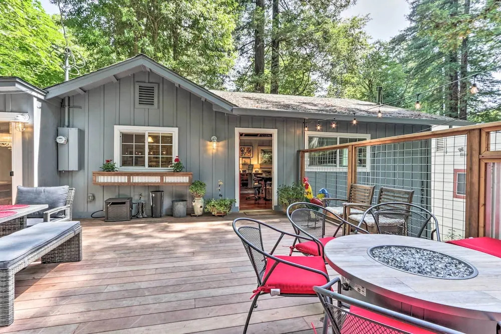Redwoods Cabin w/ Hot Tub: Walk to Russian River!