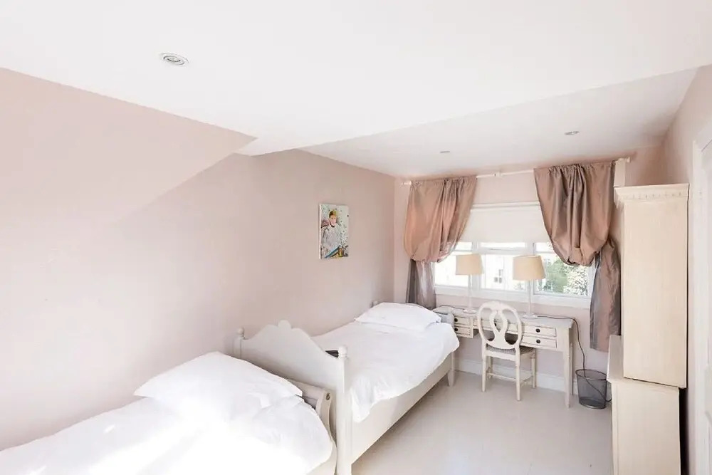 Elegant city centre 4 bedroom escape in popular Jericho