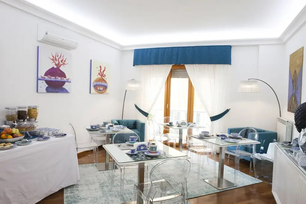 Isa Guest Rooms
