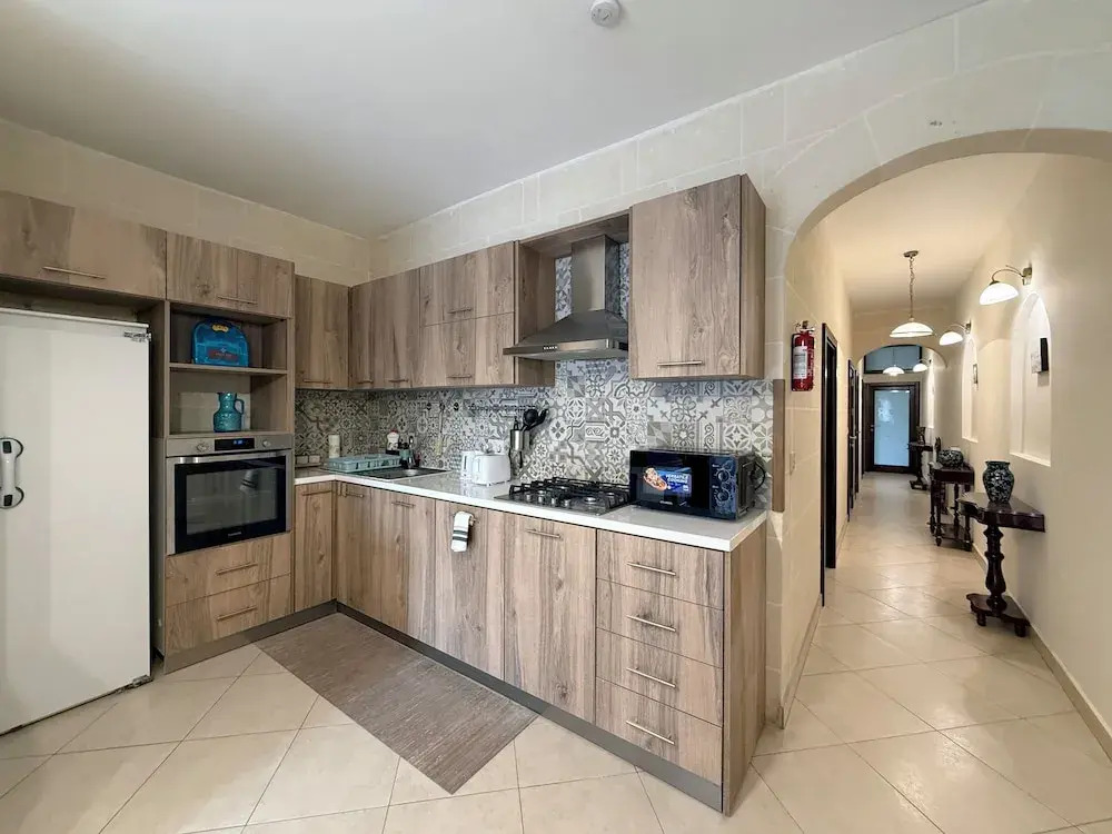 Traditional Maltese 3BD Apartment