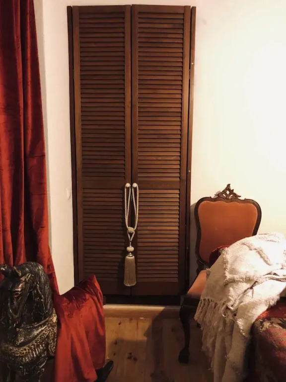 House Sleeps 4 with Private Garden
