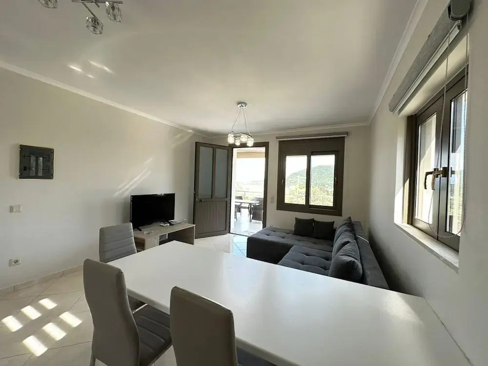 Elpida Luxury Apartments Suites