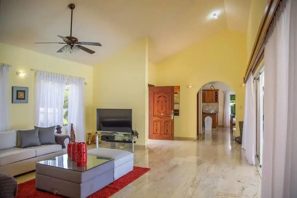 Private Villa! All Bedrooms /w TVs and in Livingroom