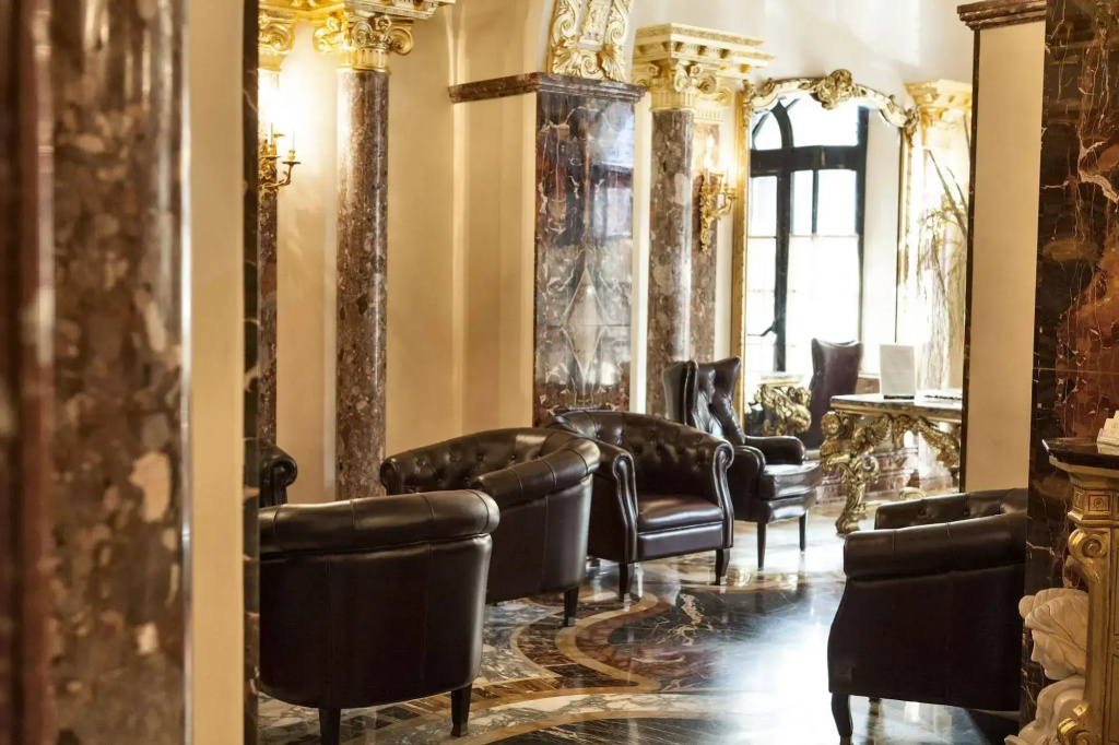 Hotel Des Epoques