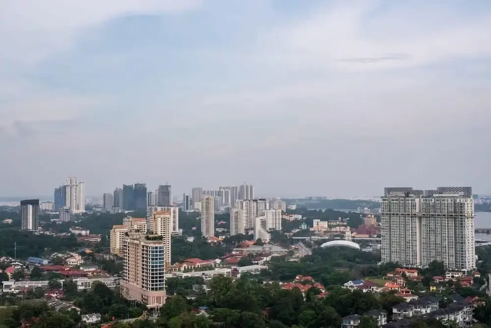 Comfy 3BR Apt in Danga Bay, Free Parking, Sea View