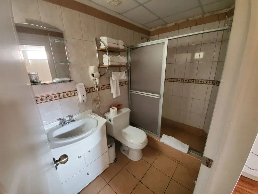 Mariscal Inn & Suites