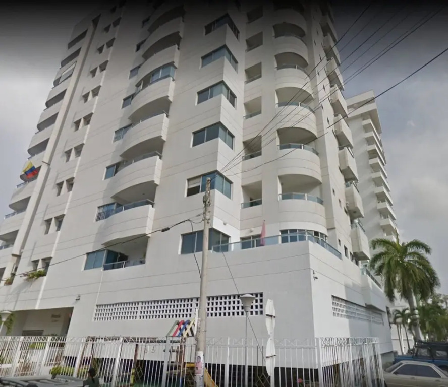 Modern 3 Bedroom Apartment With Sea-beach View