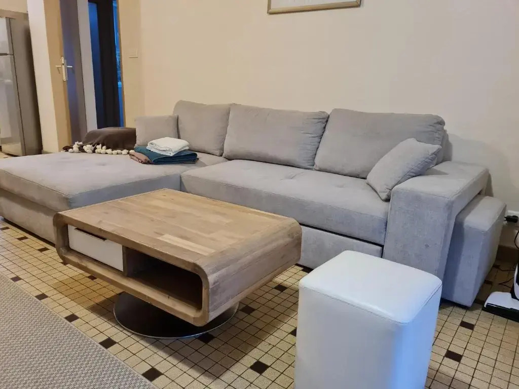 Appartement à la campagne avec piscine