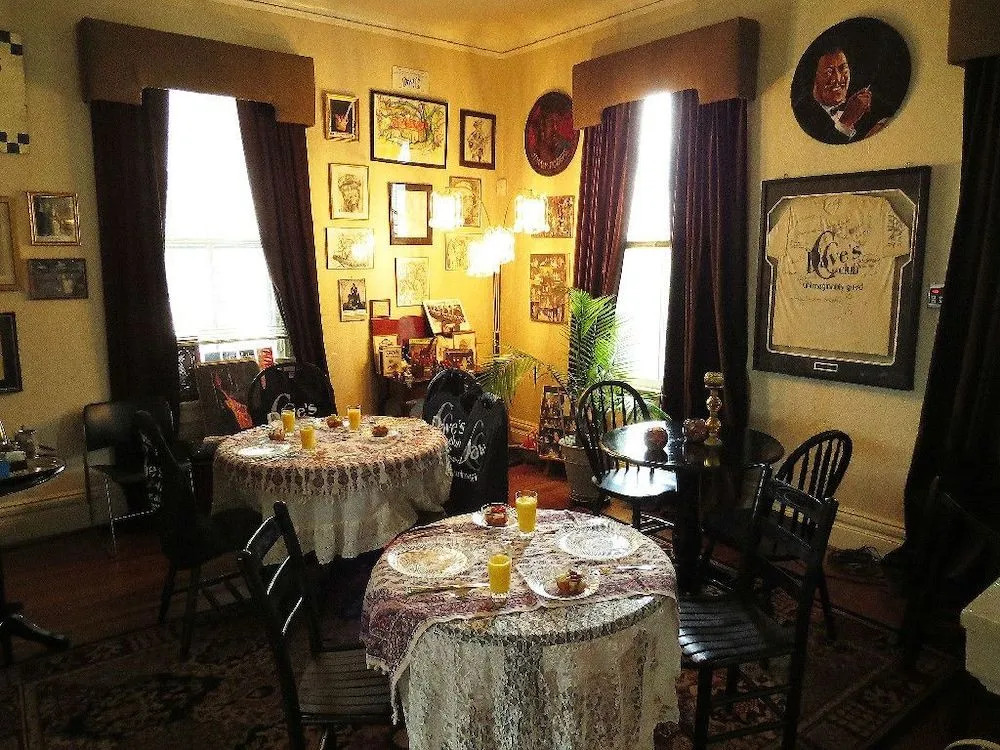 Inn Upon Moon River Plantation