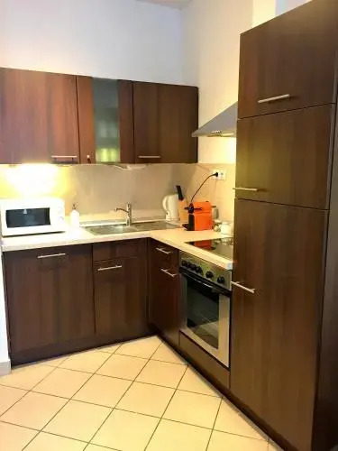 Gozsdu Apartment