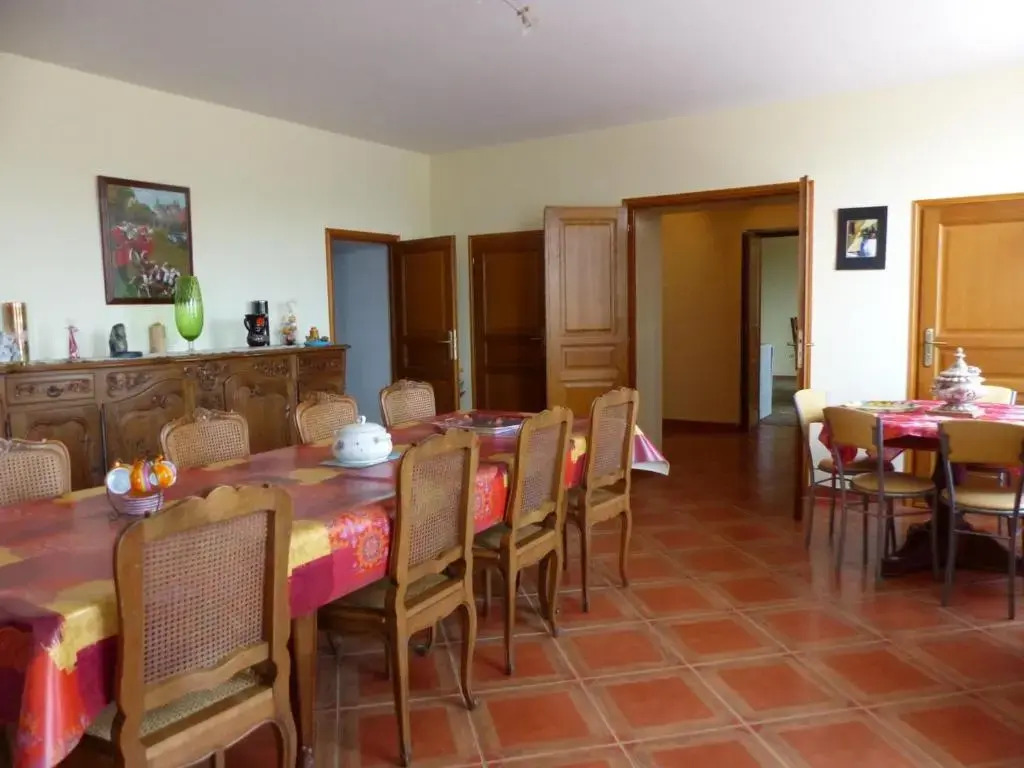 Maison indépendante avec jardin, animaux acceptés, proche Vichy - FR-1-489-280