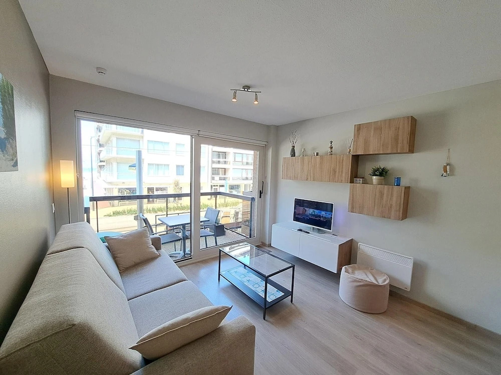 Oostduinkerke Coastal Retreat for 4