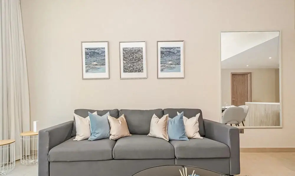 LUX Contemporary Suite Marina View 4