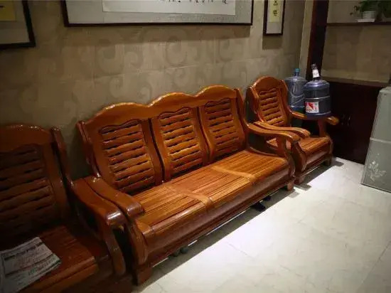 Liuzhou Junxiang Inn (Kanghua Branch)