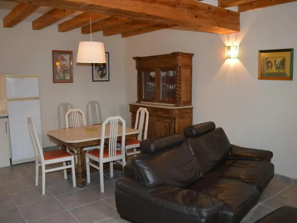 Gîte confortable à Huismes, proche de Chinon avec cour fermée - FR-1-381-370